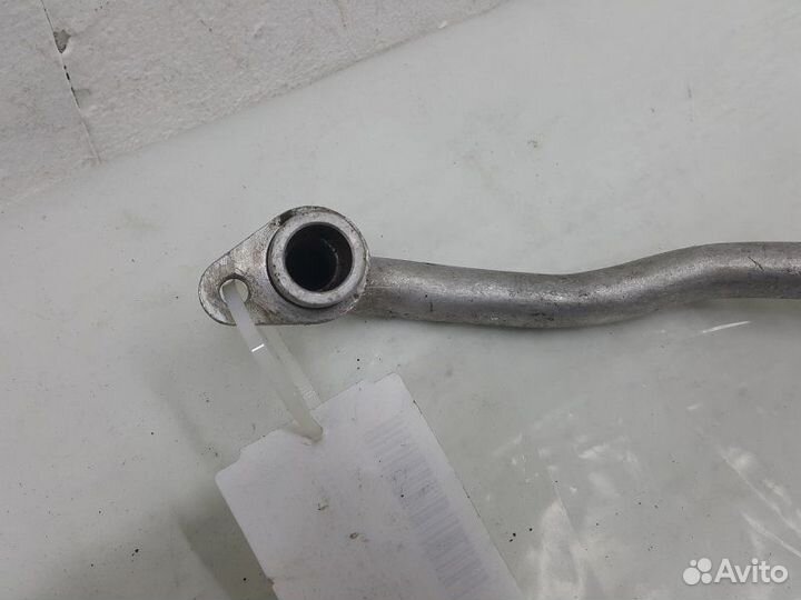 Трубка A/C 2.5 4x4 от компрессора на трубку салона