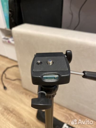 Штатив Hama для фотоаппарата с уровнем