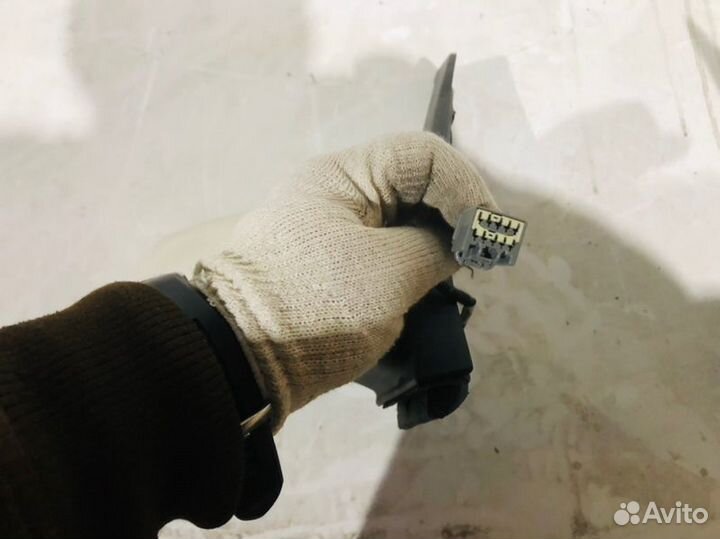 Зеркало правое Ford C-Max 2.0 aoda 2005