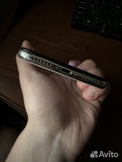 iPhone X, 64 ГБ