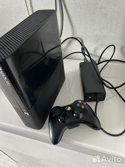 Xbox 360 E 1tb freeboot прошитая+200 топ игр