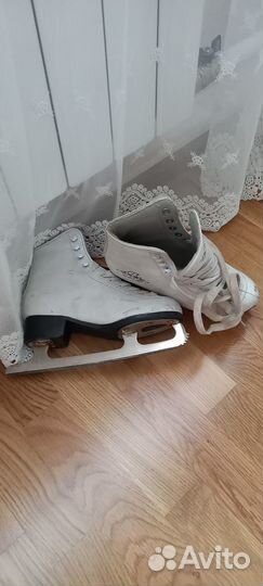 Коньки фигурные 35 размер