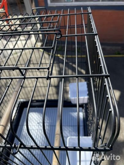 Клетка для крупного попугая