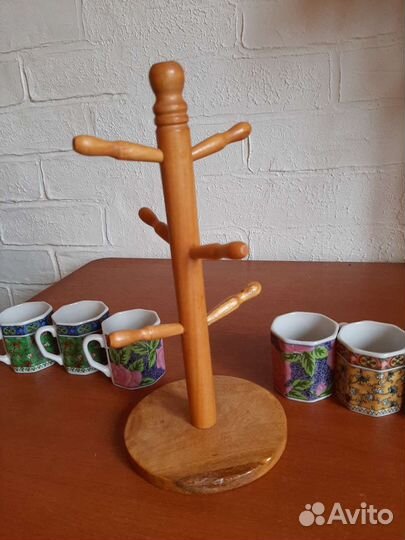 Набор из 6 кофейных чашек на деревянной подставке