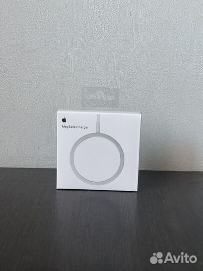 MagSafe Charger - беспроводная зарядка для iPhone