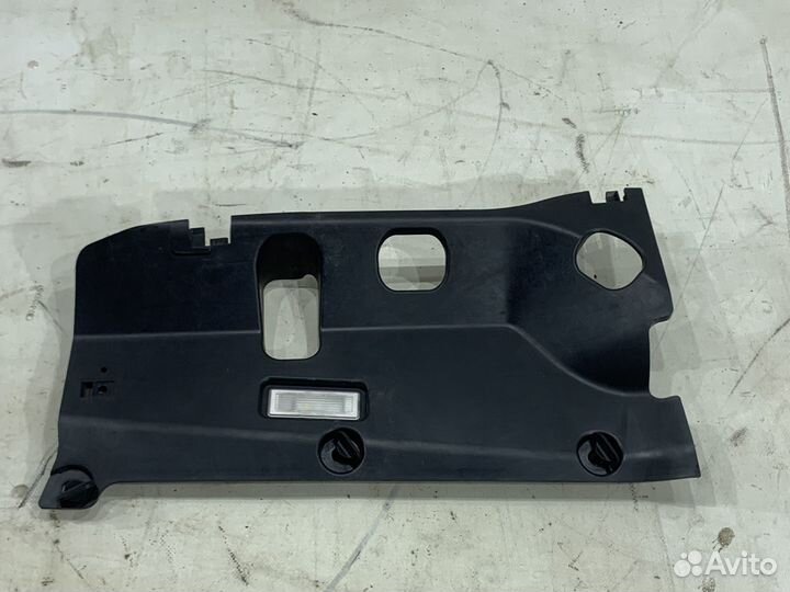 Облицовка пространства для ног правая BMW X6 F16