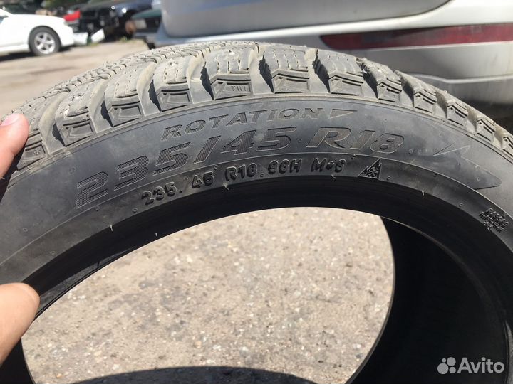 Bridgestone Blizzak VRX 245/40 R19