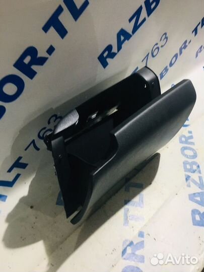 Бардачок KIA ceed JD 1.6 ат хетчбек