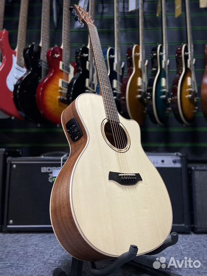 Baton Rouge AR61S/ACE гитара с подключением новая