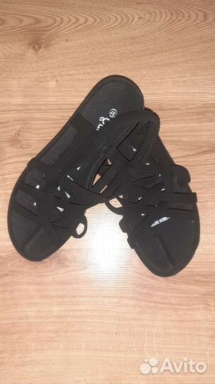 Сандали новые
