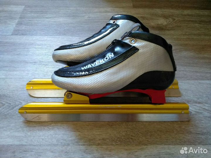Конькобежные коньки Wavecon