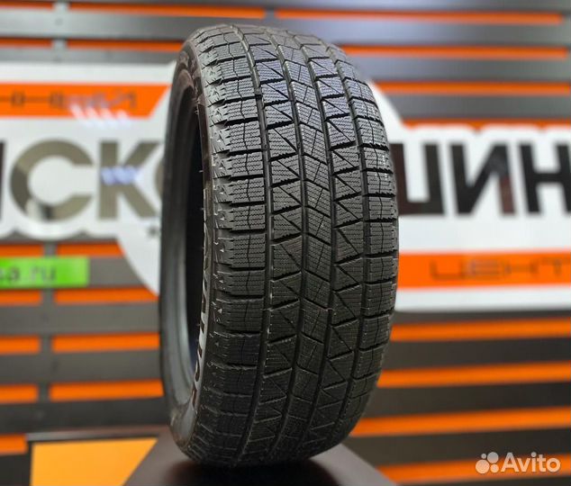 Royal Black Royal Ice 225/50 R17