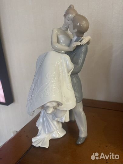 Фарфоровая статуэтка lladro