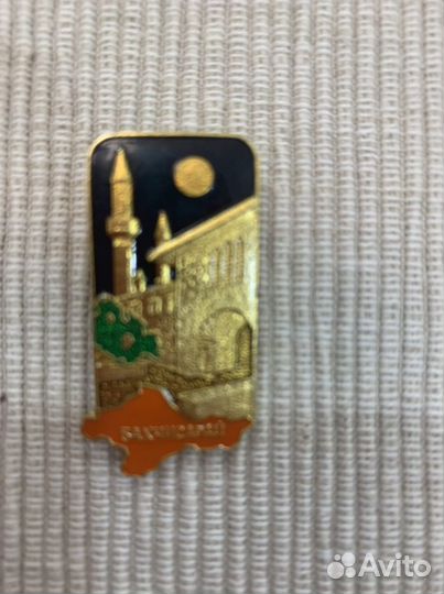 Значок. Ленин. Анапа. Бахчисарай. Карпаты