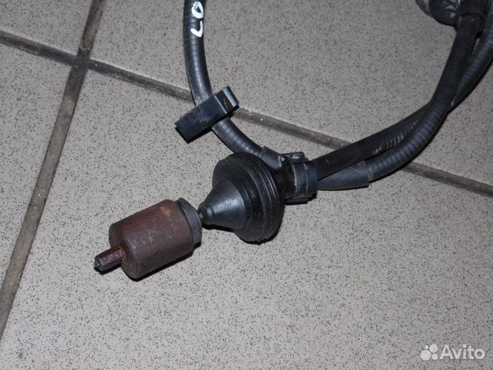 Трос сцепления Рено Логан 2