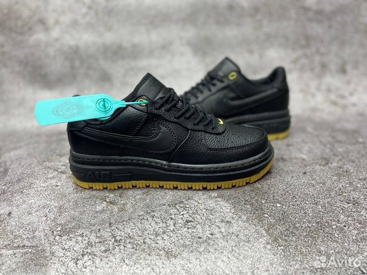 Nike Air Force 1 Luxe black gum