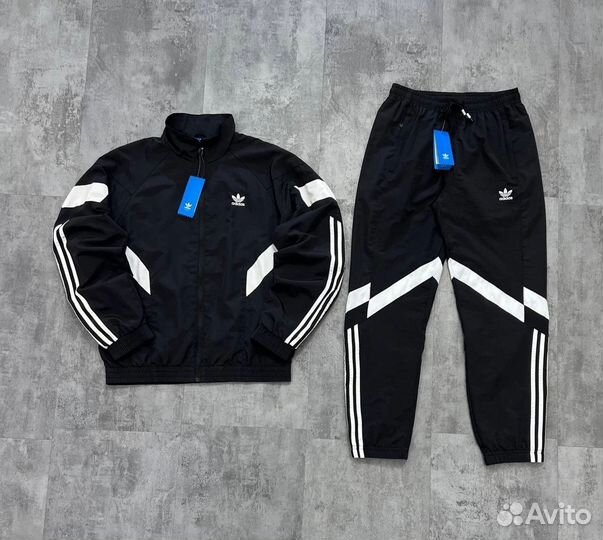 Спортивный костюм adidas