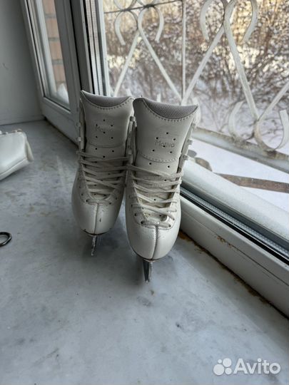 Коньки фигурные edea 195