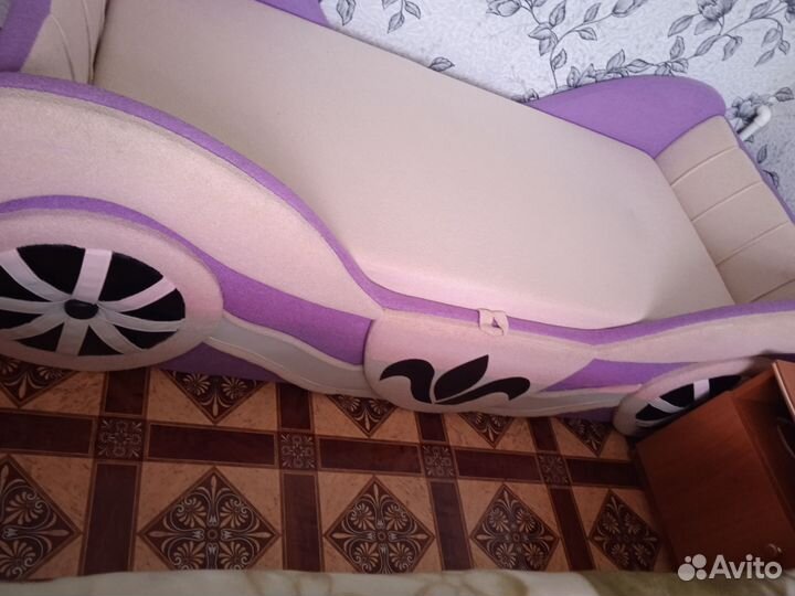 Кровать для девочки в виде кареты