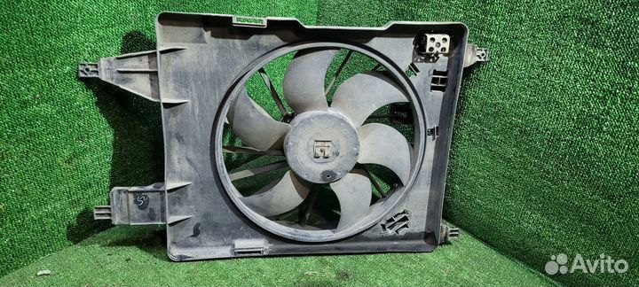 Диффузор радиатора Renault Megane II 8200222998