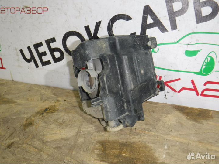 Фара противотуманная левая Toyota RAV4 (2013-2017)