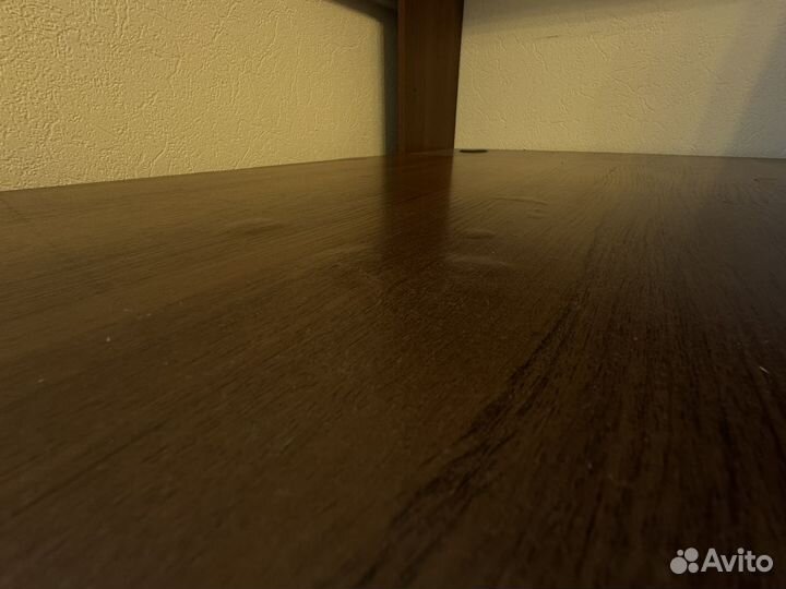 Угловой письменный стол