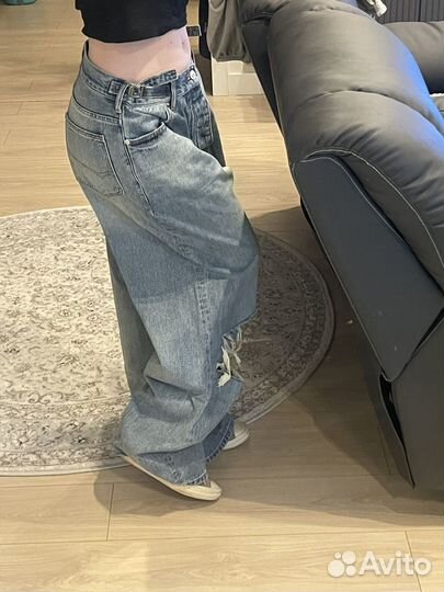 Джинсы balenciaga широкие