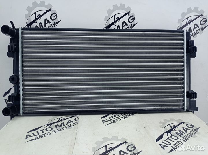 Радиатор охлаждения VW Polo Sedan Skoda Rapid
