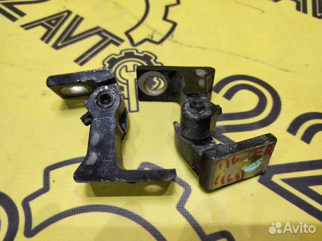 Петли двери передние правые Volkswagen Tiguan 5NZ