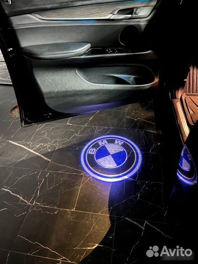 Проекция в двери BMW classic подсветка бмв