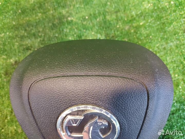 Подушка безопасности в руль Opel Astra J 2010