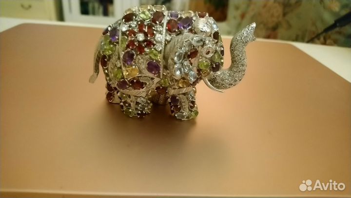 Серебряный слоник с полудрагоценнми камнями