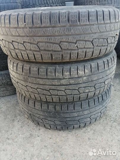 Nokian Tyres WR 215/70 R16