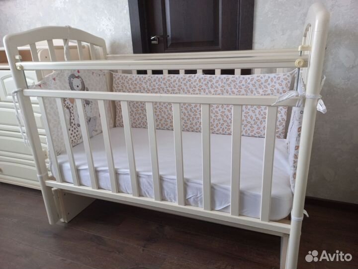 Кроватка детская с пеленальным комодом
