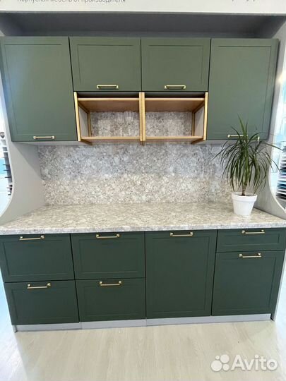 Красивый кухонный гарнитур