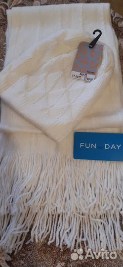 Шапка и шарфы женские новые