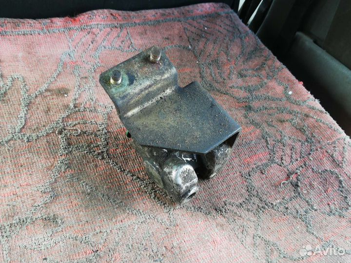 Распределитель тормозных сил Опель Фронтера А