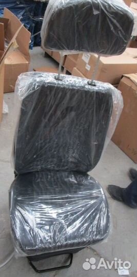 Сиденье водительское с пружиной SH F3000 shaanxi