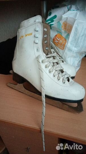 Коньки фигурные 35р