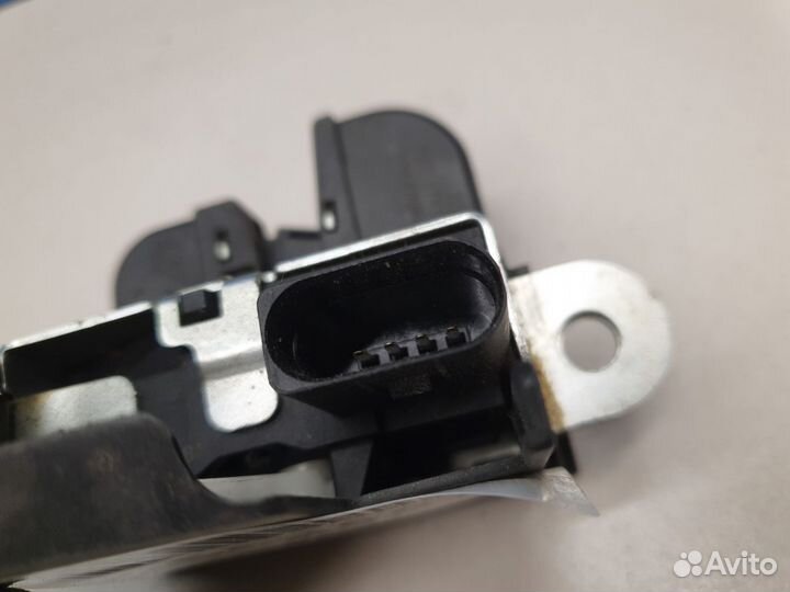 Замок багажника Volkswagen Golf 6 2009-2013