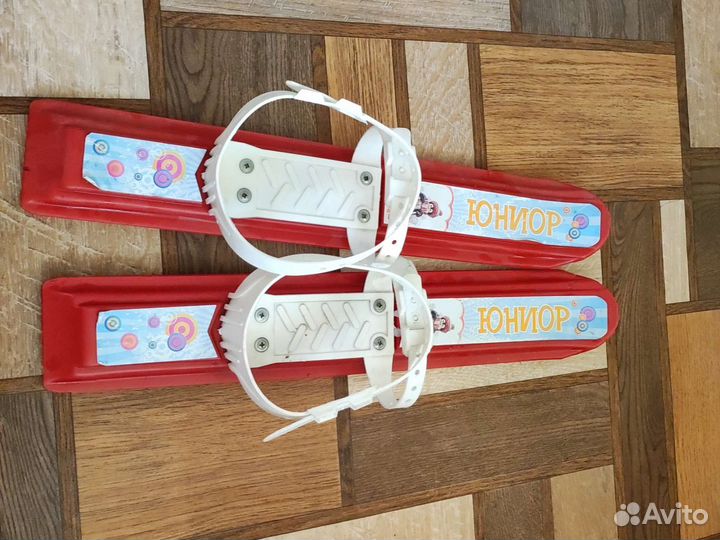 Мини лыжи и палки в комплекте