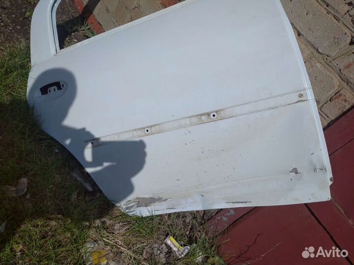 Дверь задняя правая логан 1