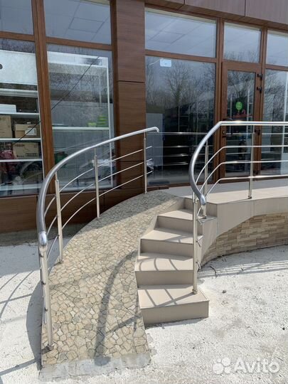 Перила на лестницу / Ограждения от производителя