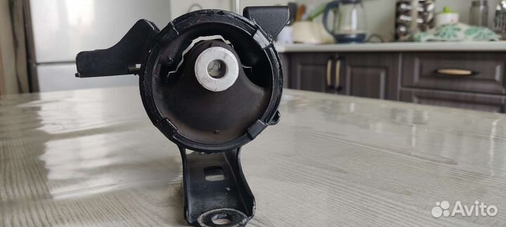 Левая подушка двигателя Honda Airwave