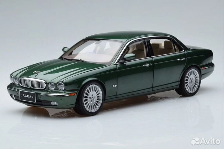 Jaguar XJ6 (X350) Racing Green 1/18 Almost Real