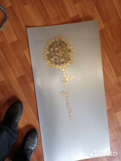 Инсталляция из монет- Подсолнух