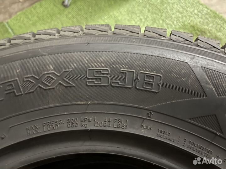 Dunlop Winter Maxx SJ8 275/50 R20 113R