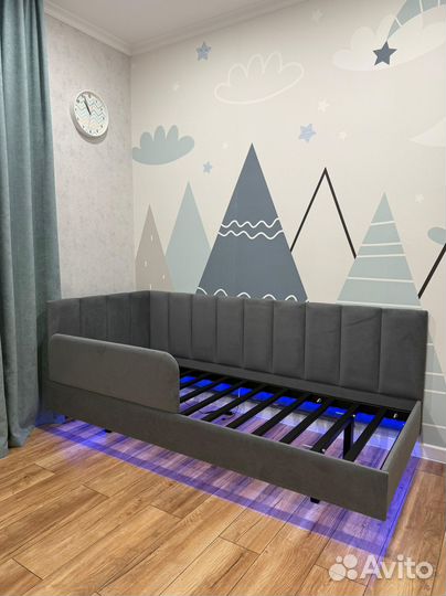 Детская парящая кровать