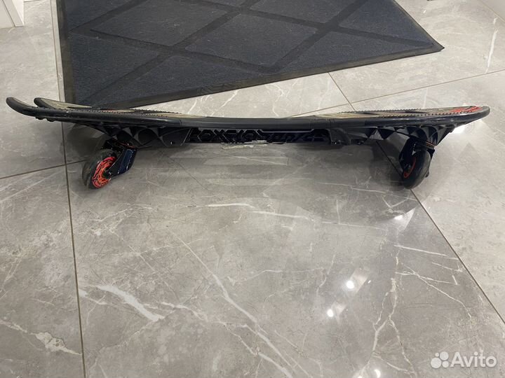 Двухколесный скейтборд