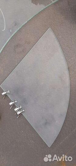 Полка стеклянная угловая с настенными крепежами